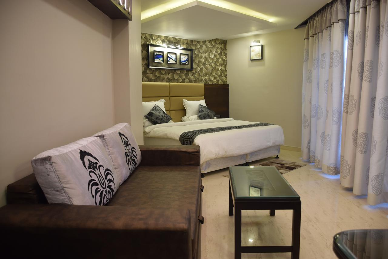 Hotel Golden Tree à Purî Extérieur photo