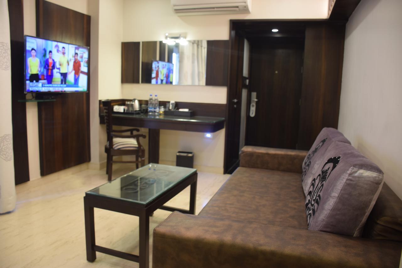 Hotel Golden Tree à Purî Extérieur photo